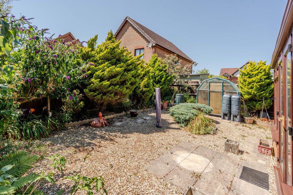 Property photo 2 of 19 16