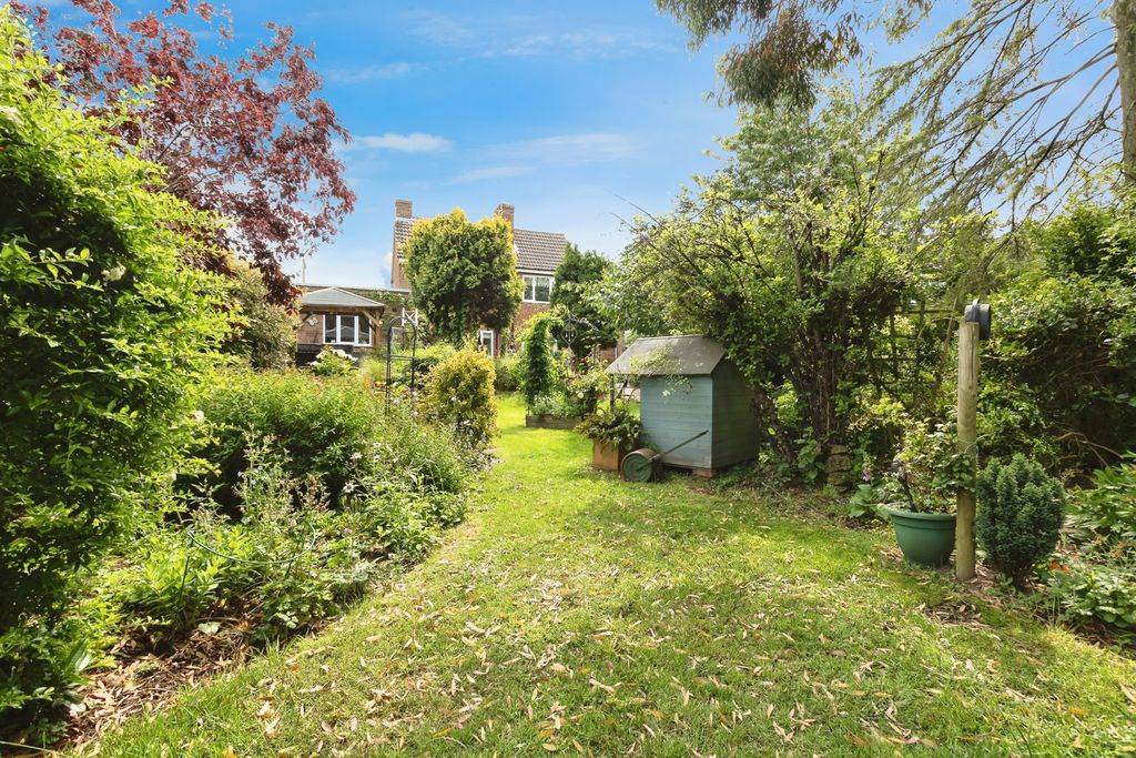 Property photo 1 of 18 Garden