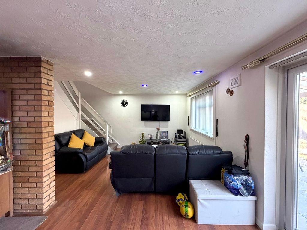 Property photo 3 of 13