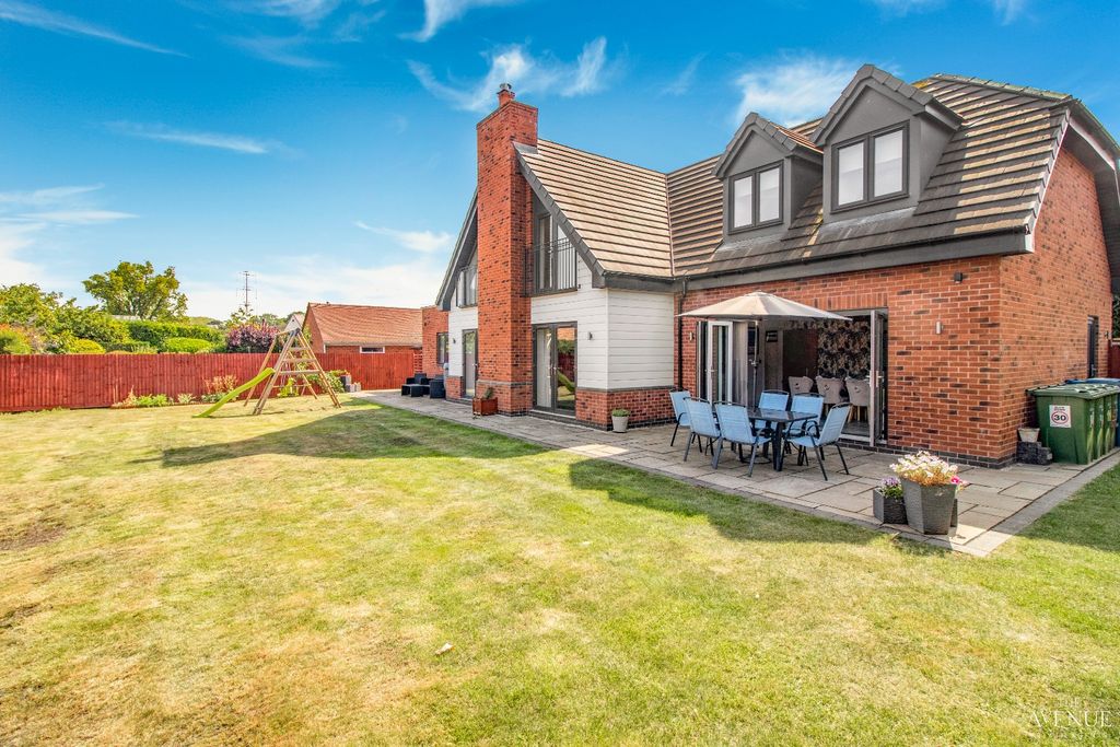 Property photo 2 of 50 4424013