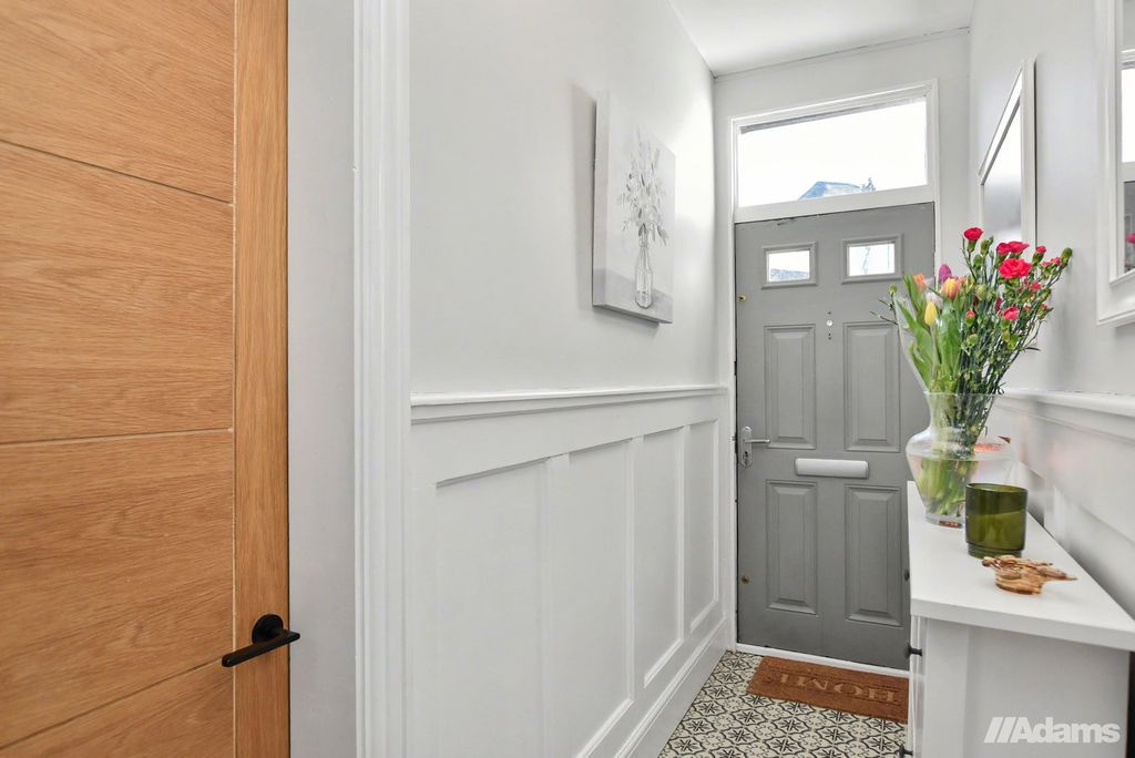 Property photo 3 of 34