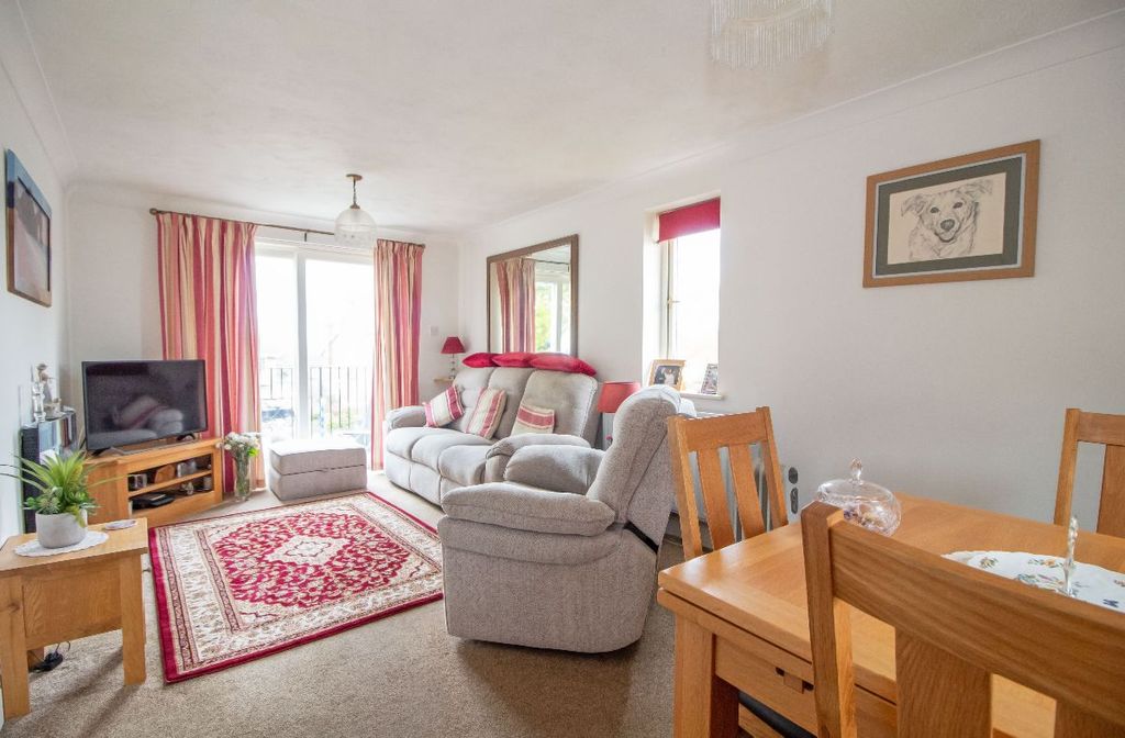 Property photo 2 of 18