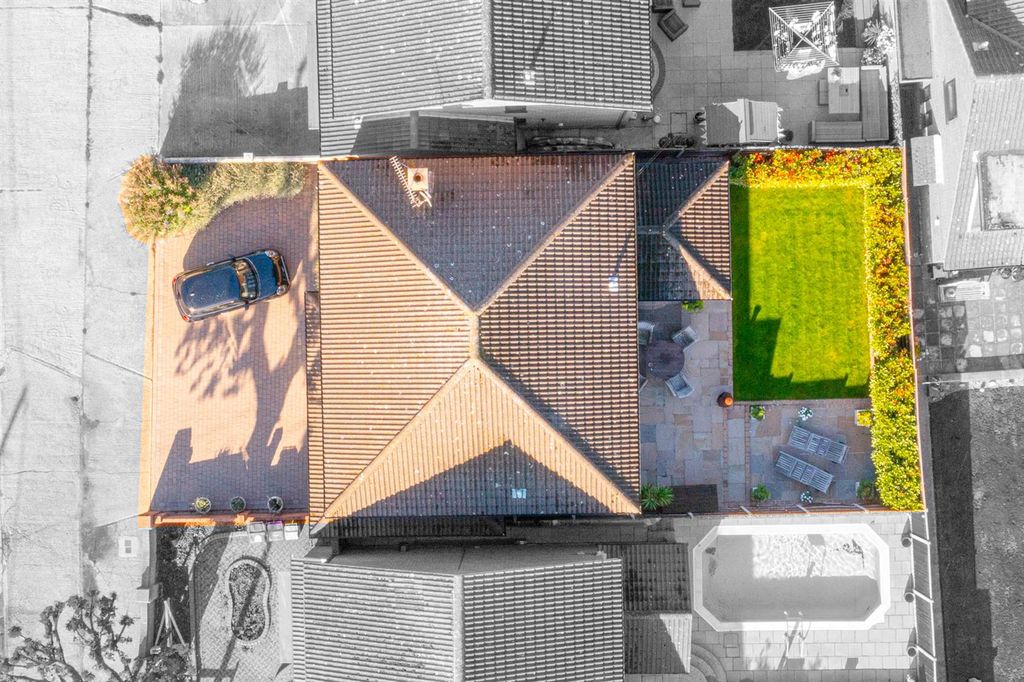 Property photo 2 of 21