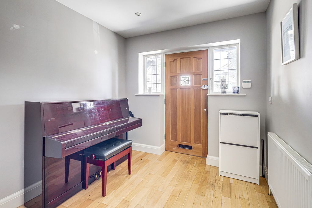 Property photo 2 of 24