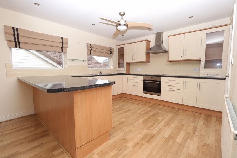Property photo 2 of 30 Dining Kitchen