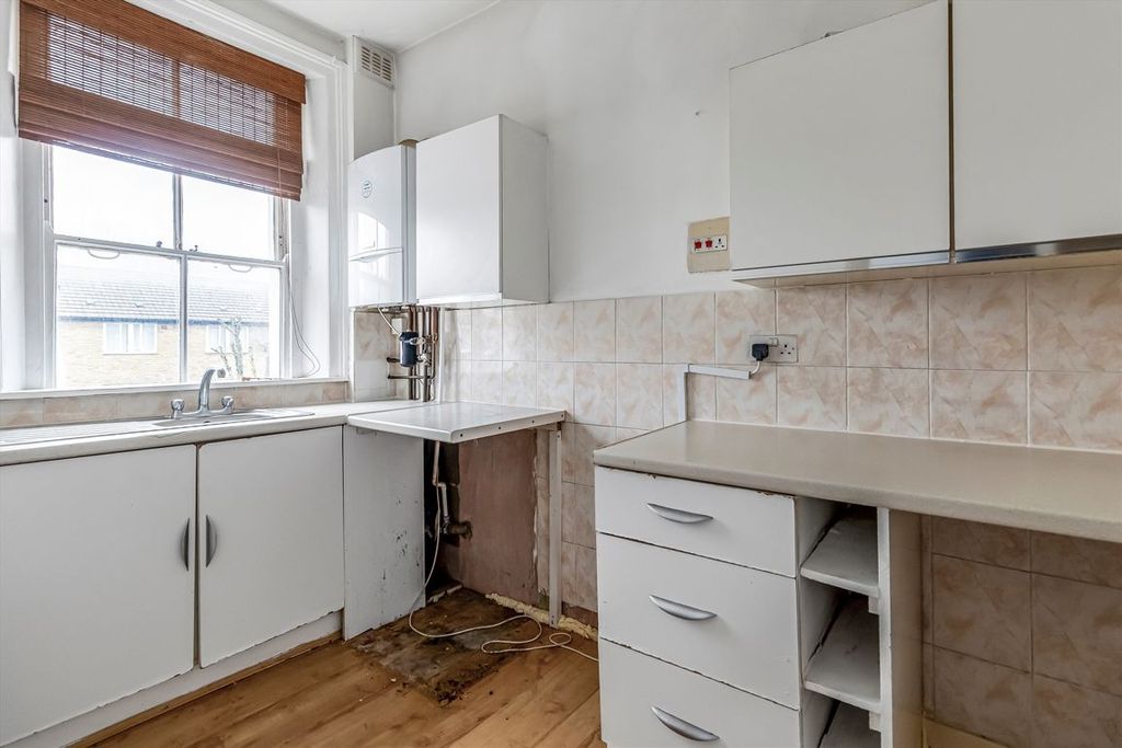 Property photo 3 of 4