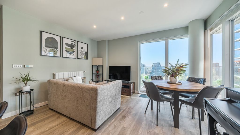 Property photo 1 of 19