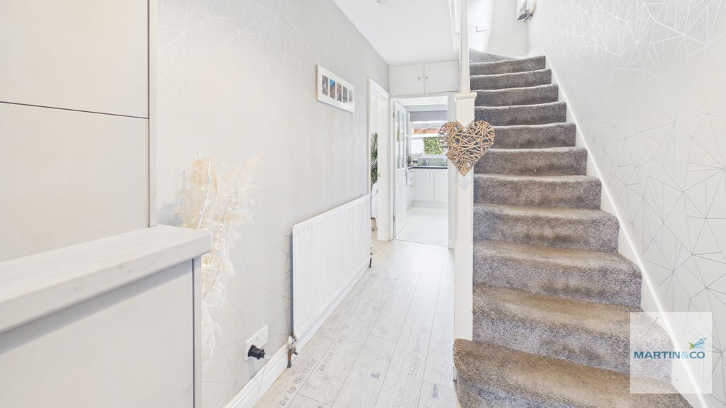 Property photo 2 of 26 Cam03663G0-Pr0263-Still034