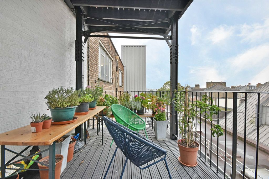 Property photo 1 of 10 Picture No. 05