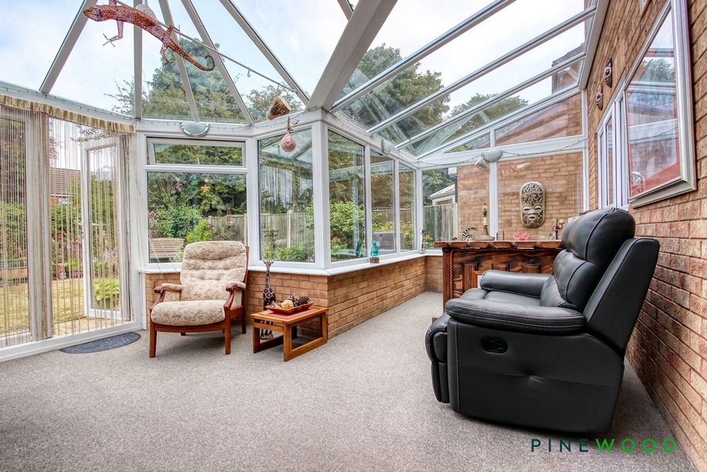 Property photo 2 of 28 Conservatory