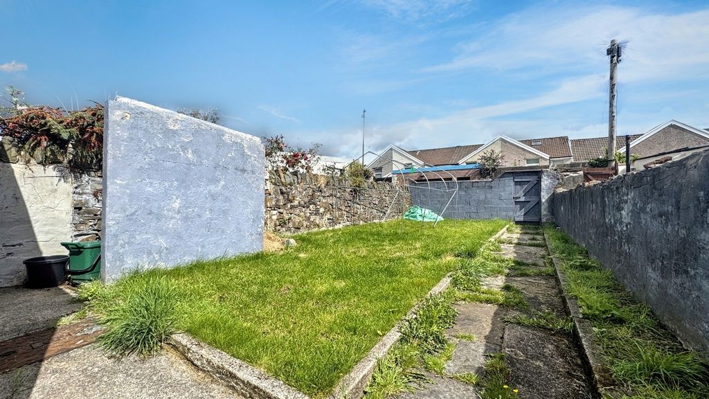 Property photo 2 of 14 Sunny Enclosed Rear Garden With A Central Lawn, Pa...