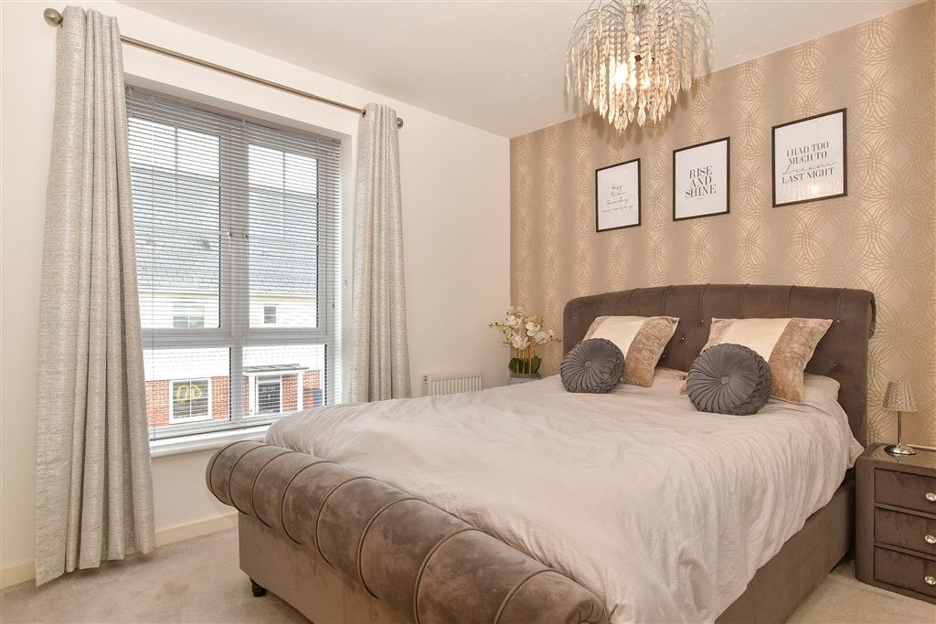 Property photo 3 of 10 Bedroom 1