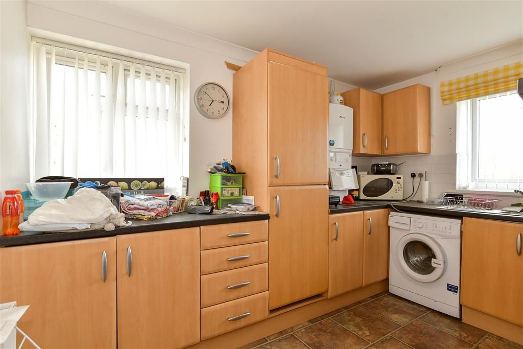 Property photo 2 of 11 Kitchen