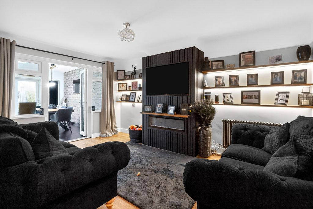 Property photo 3 of 21