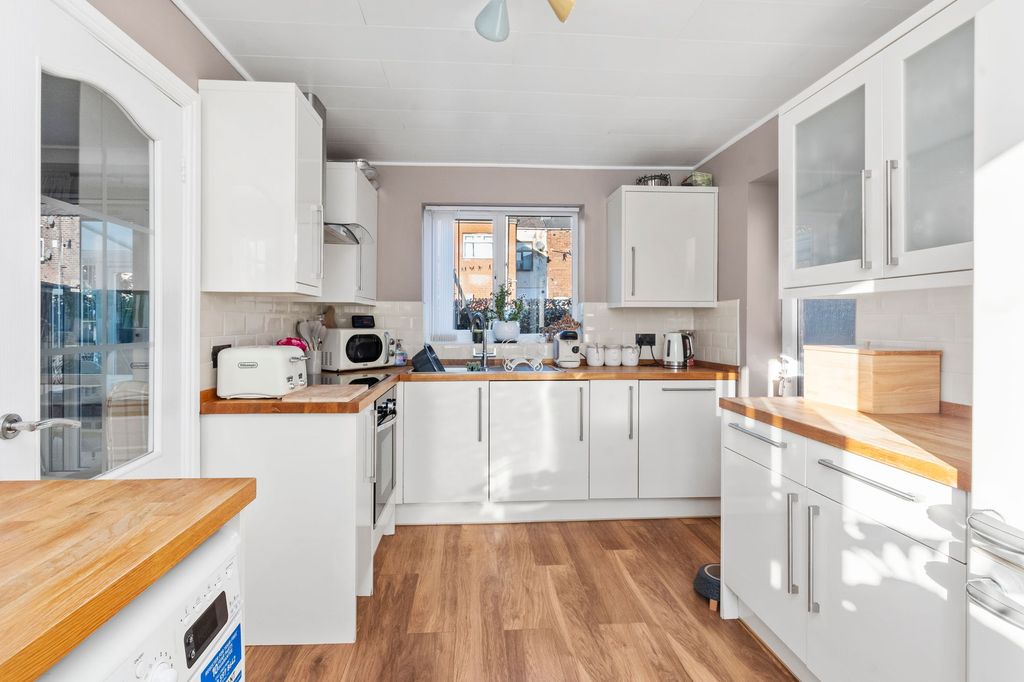 Property photo 3 of 26