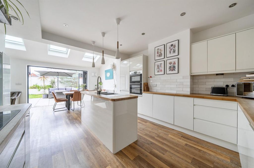 Property photo 2 of 16 Kitchen