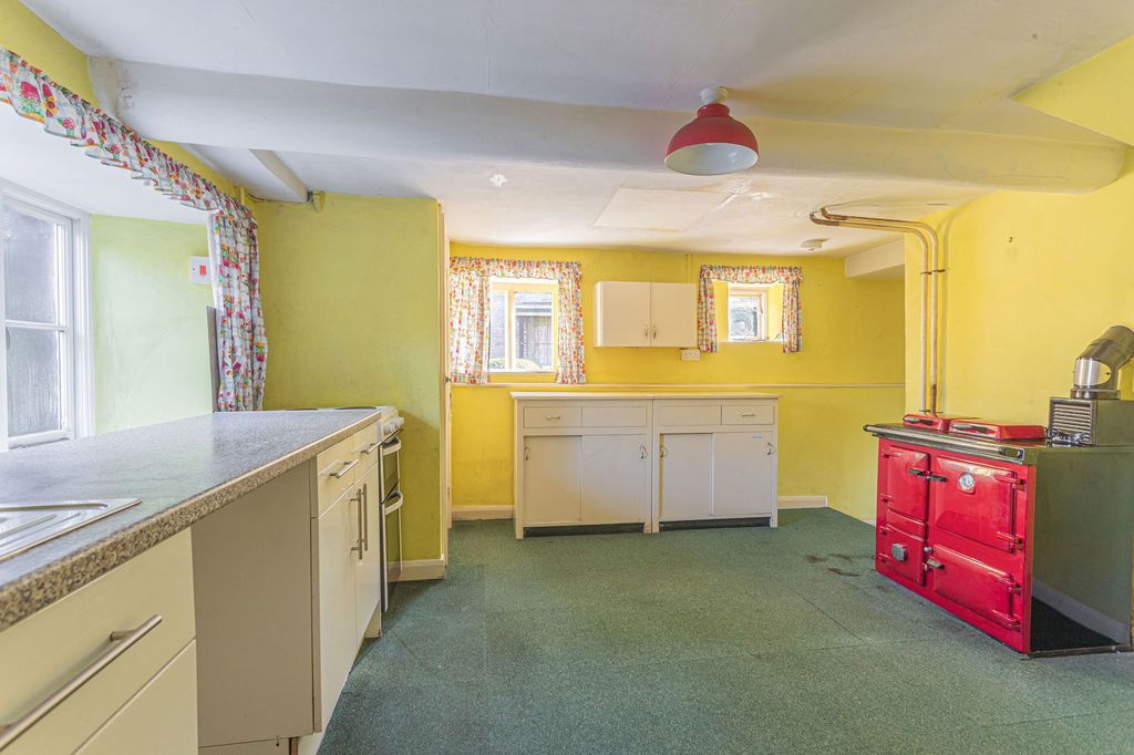 Property photo 3 of 13