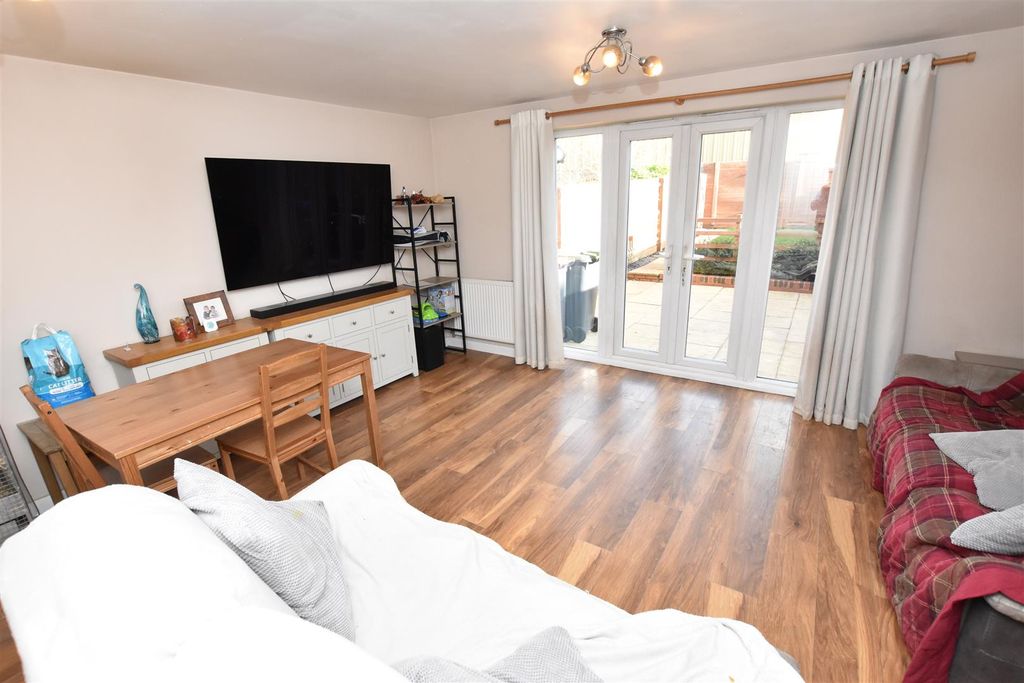 Property photo 2 of 12 Living Room