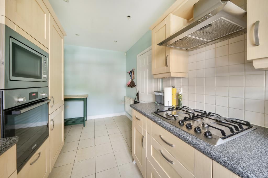 Property photo 3 of 21 Kitchen