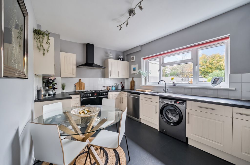 Property photo 2 of 19 1372842-6-6908d2d...