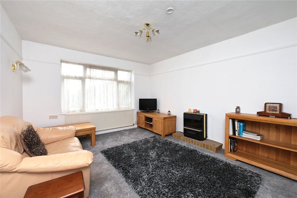 Property photo 3 of 14 Picture No. 12