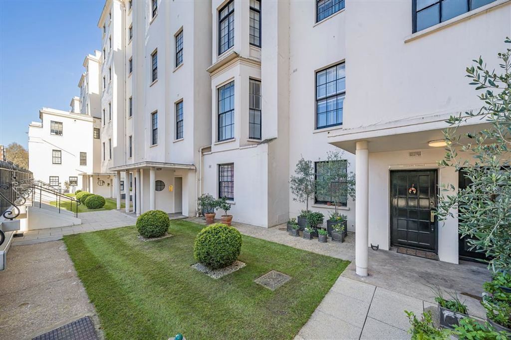 Property photo 1 of 3