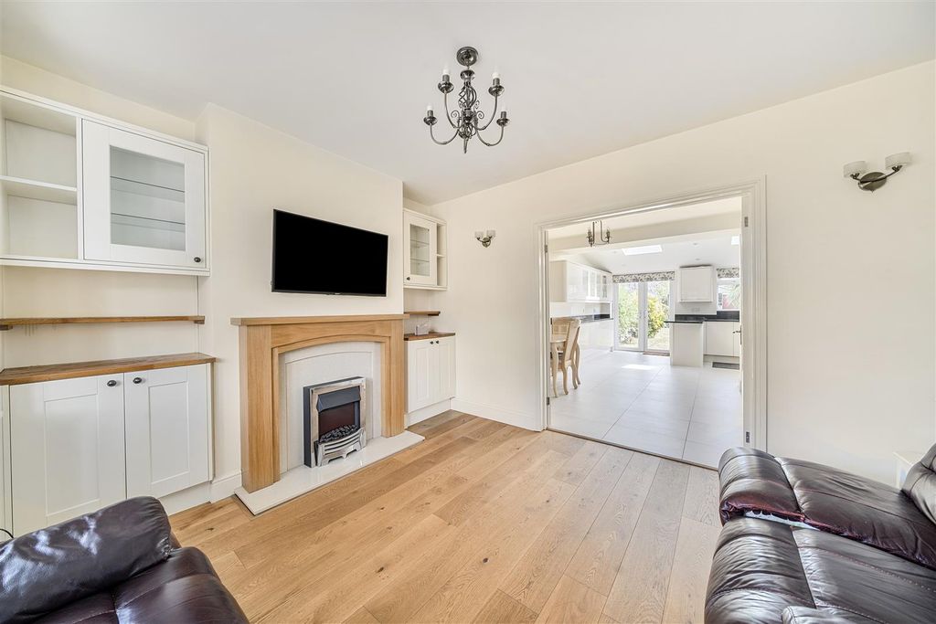 Property photo 2 of 19