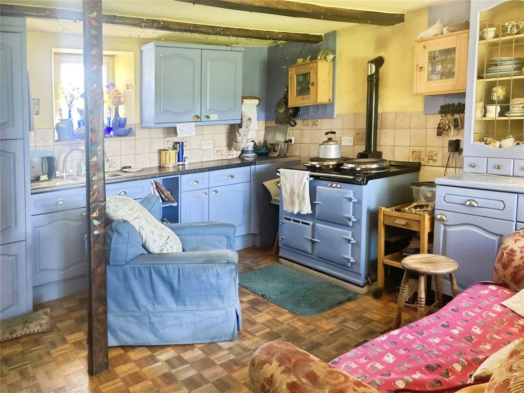 Property photo 2 of 18 Kitchen