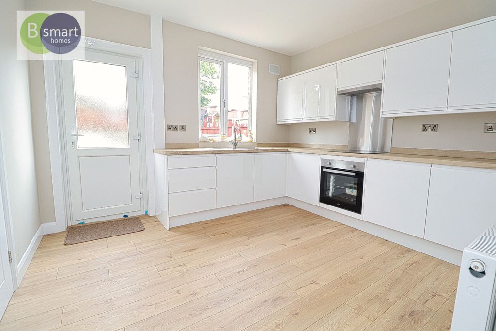 Property photo 2 of 16 Img_3582