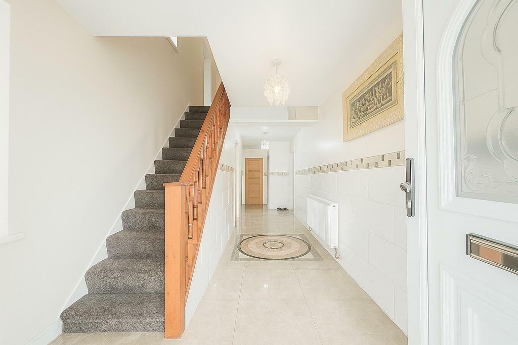 Property photo 2 of 22