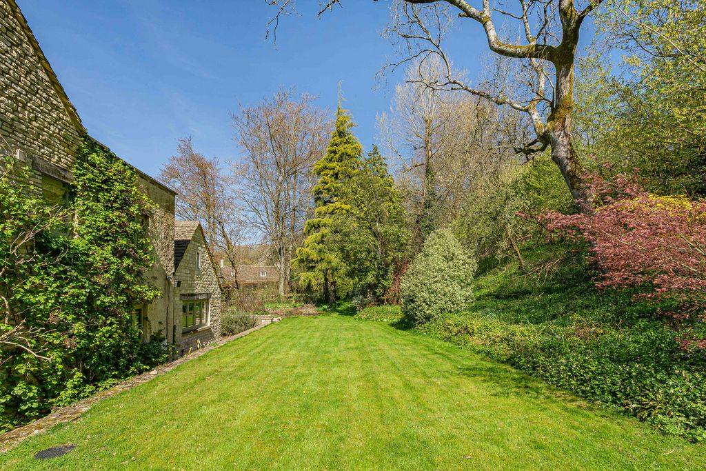 Property photo 2 of 29