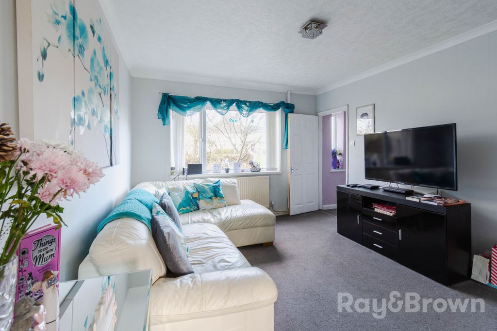 Property photo 2 of 29