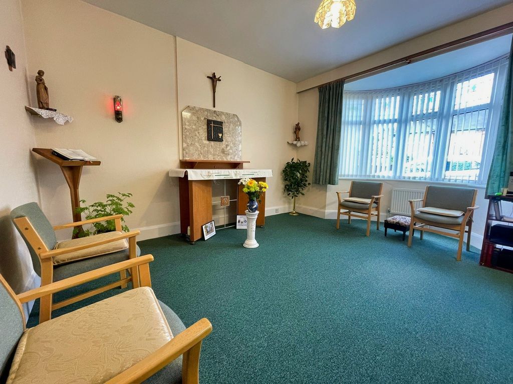 Property photo 3 of 32