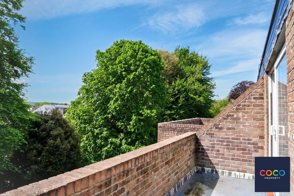 Property photo 2 of 11 5110383