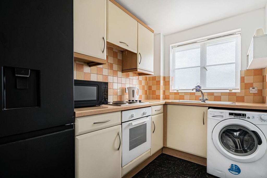 Property photo 2 of 12 Kitchen