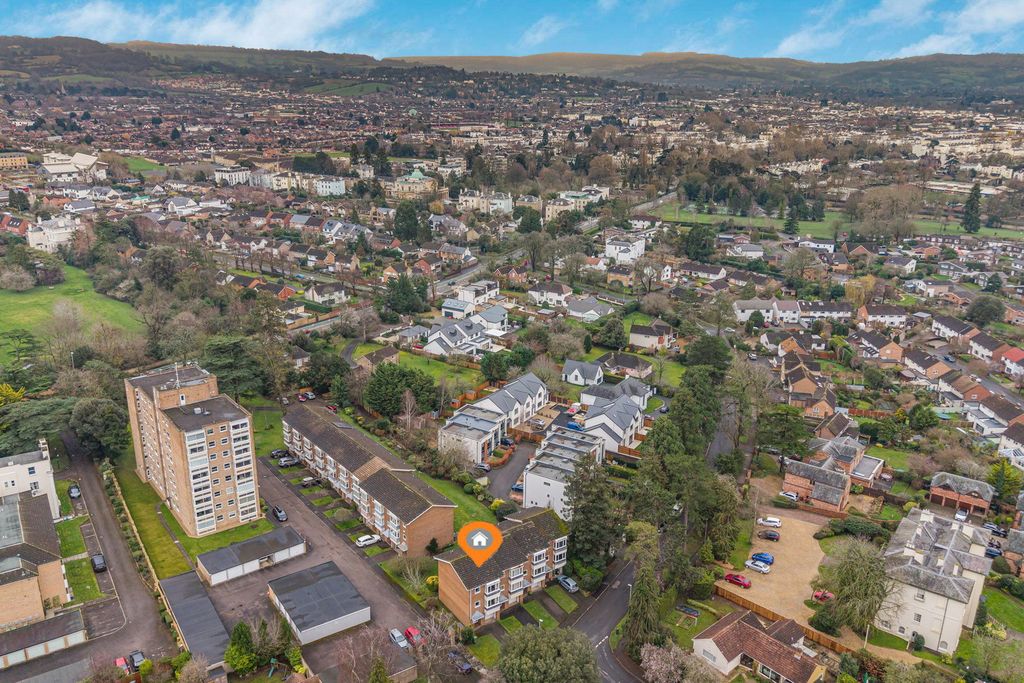 Property photo 2 of 16