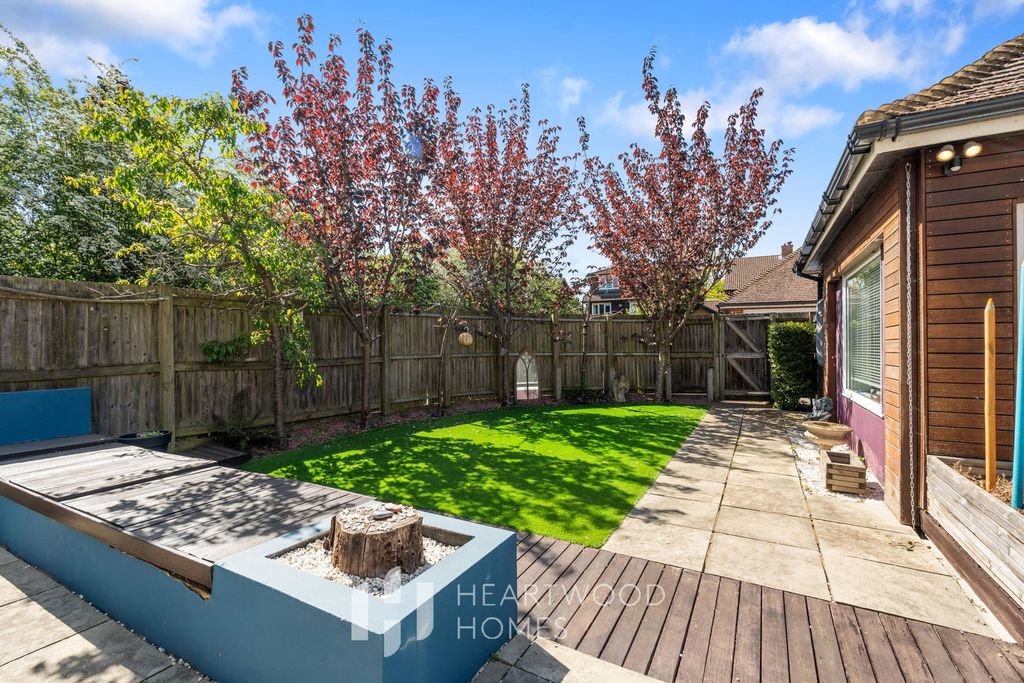 Property photo 2 of 25