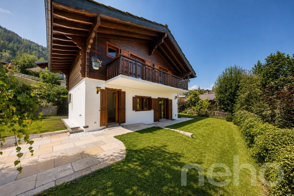 Property photo 2 of 12