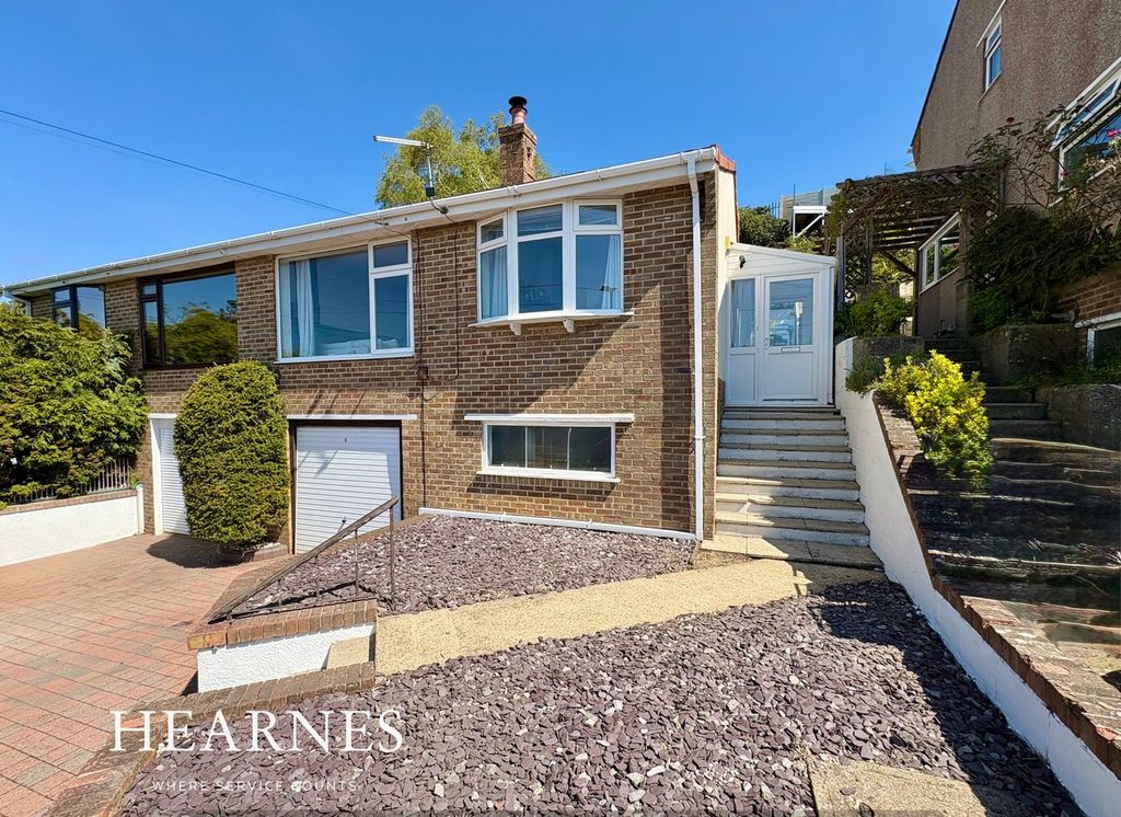 Property photo 1 of 32