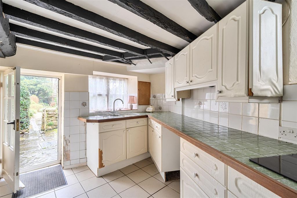 Property photo 2 of 10 Kitchen