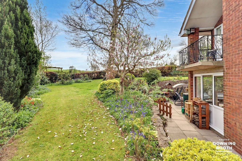 Property photo 3 of 40