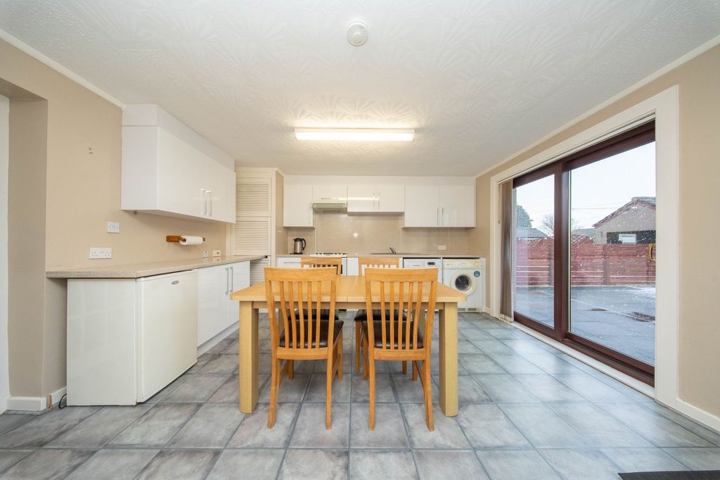 Property photo 2 of 67 Kitchen Diner