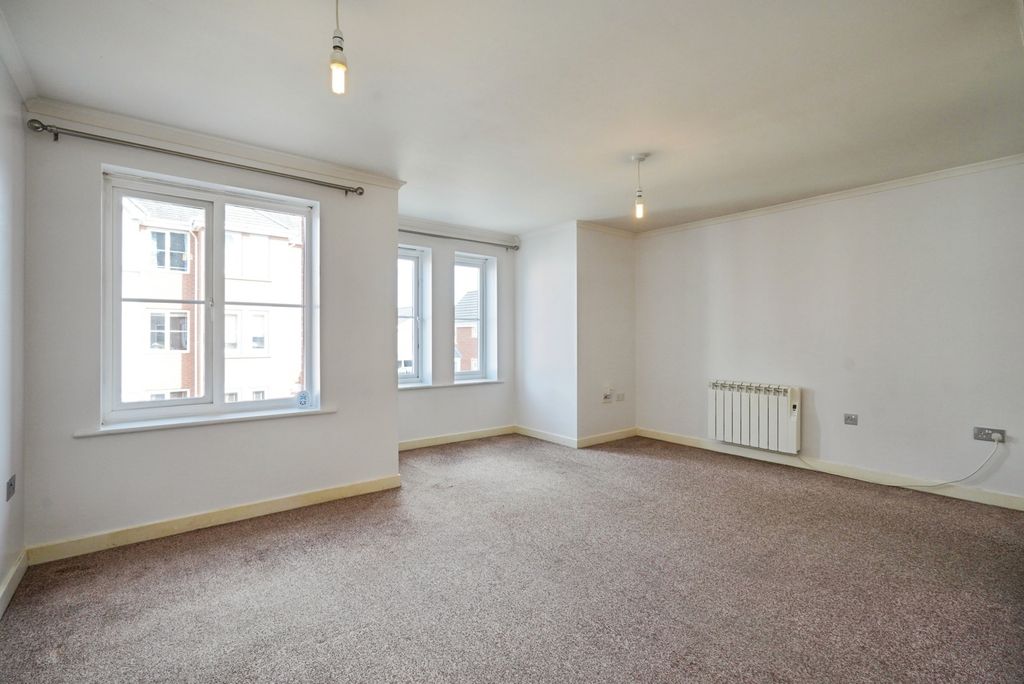 Property photo 3 of 14 Pbox-Img.Jpg