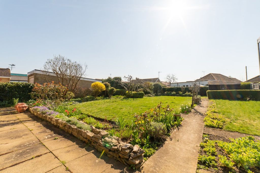 Property photo 2 of 21