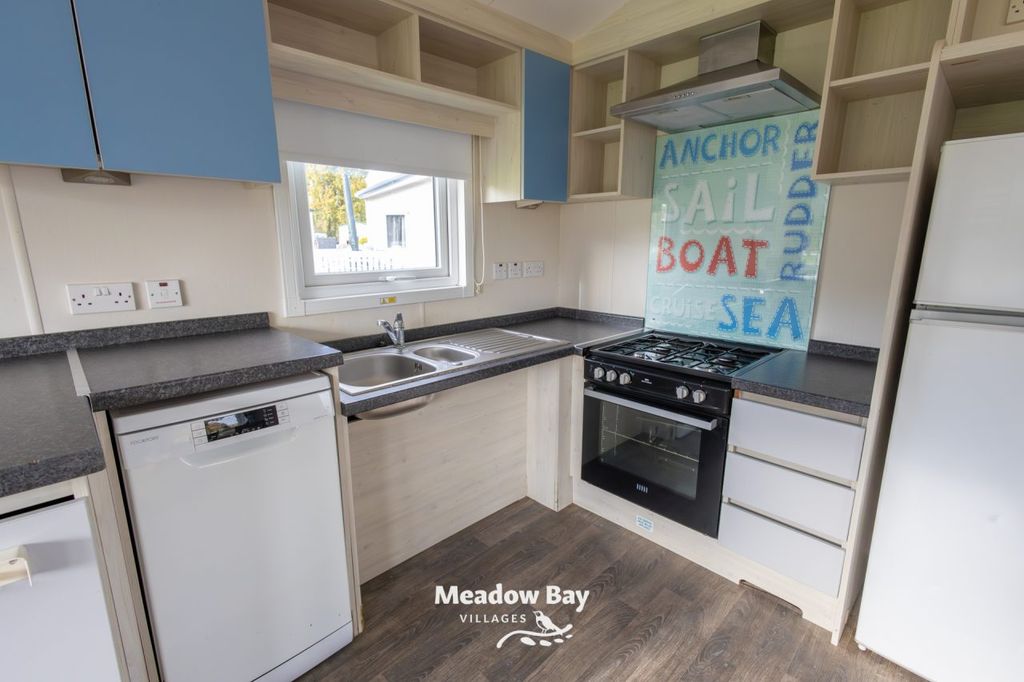 Property photo 3 of 6 Atlas Harvester 24.Jpg