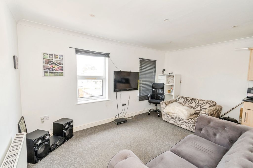Property photo 2 of 8 Pbox-Img.Jpg