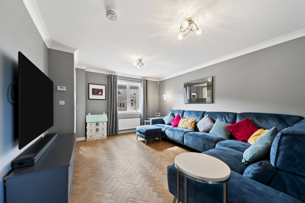 Property photo 3 of 18