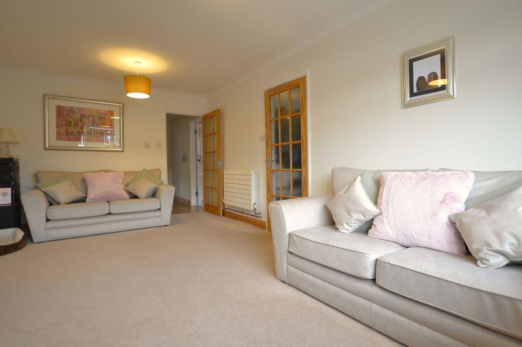 Property photo 3 of 11