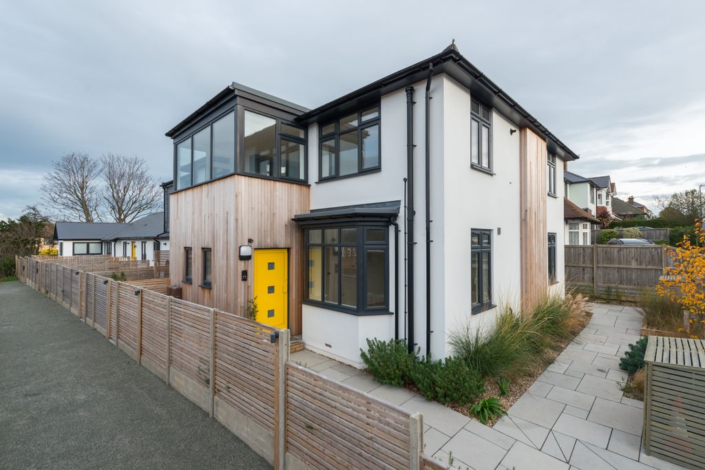 Property photo 1 of 17 Front