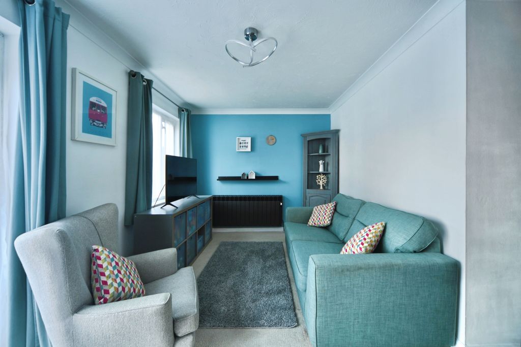 Property photo 3 of 19